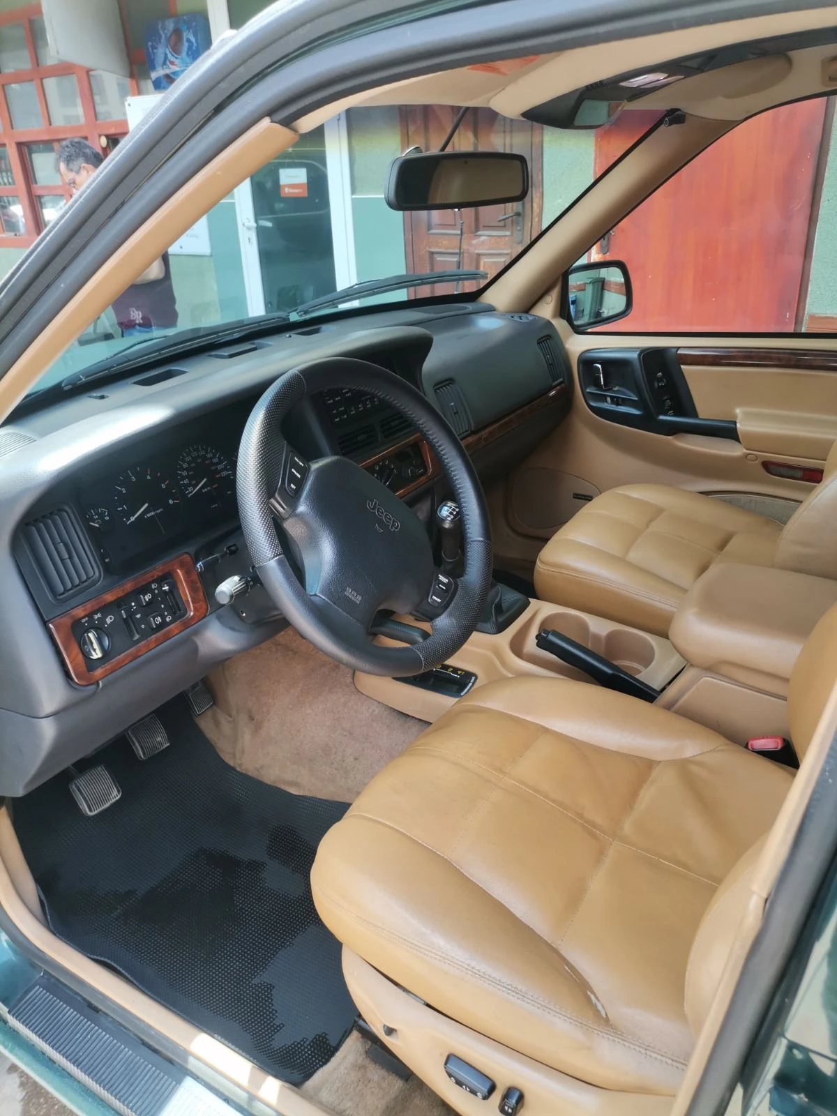Jeep Cherokee, снимка 3 - Автомобили и джипове - 55751763