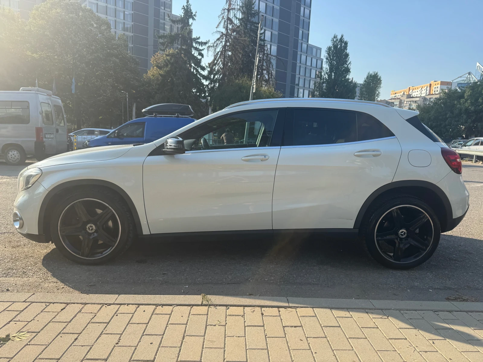 Mercedes-Benz GLA 250  4 MATIC, снимка 2 - Автомобили и джипове - 56015213