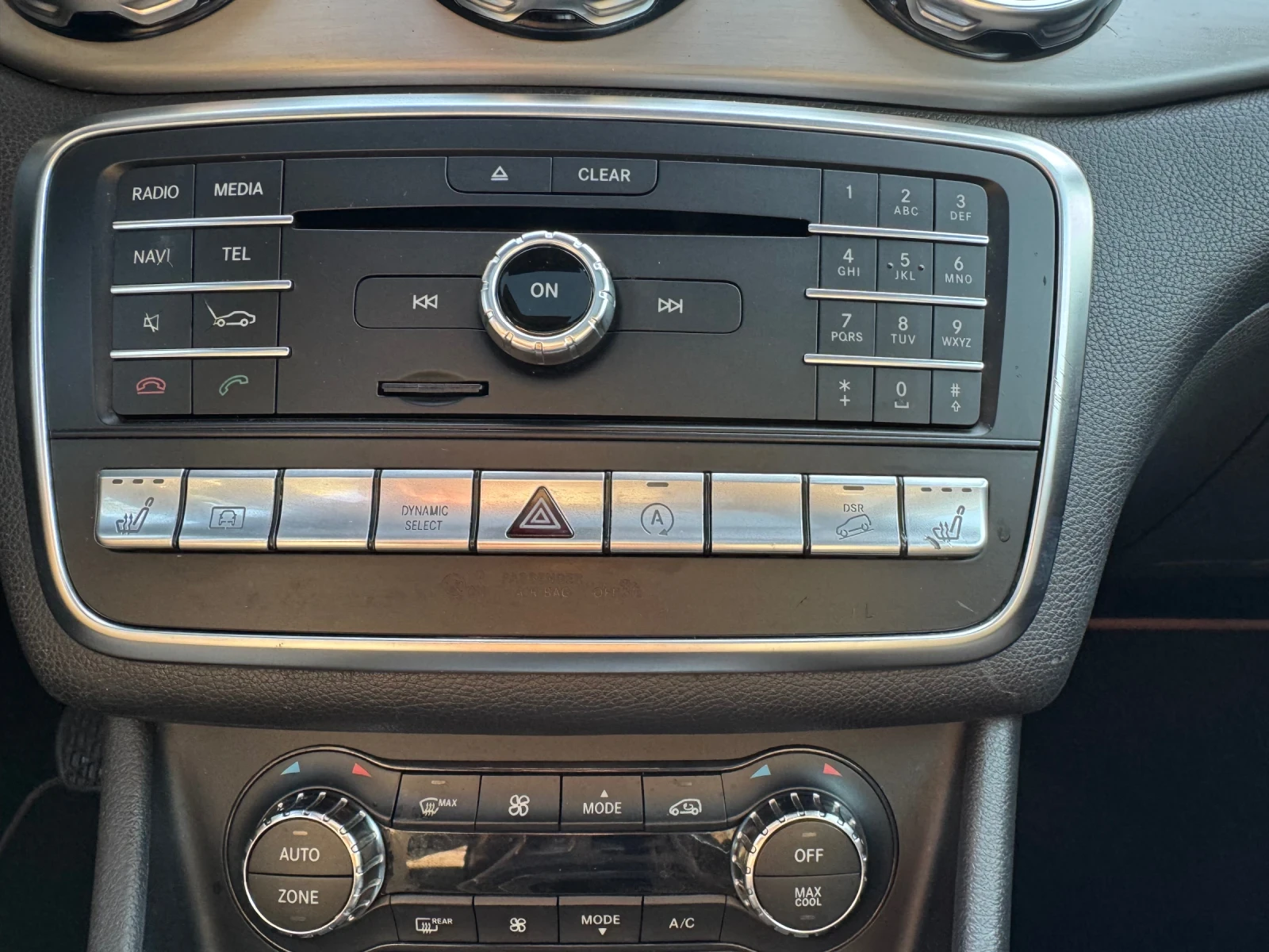 Mercedes-Benz GLA 250  4 MATIC, снимка 10 - Автомобили и джипове - 56015213