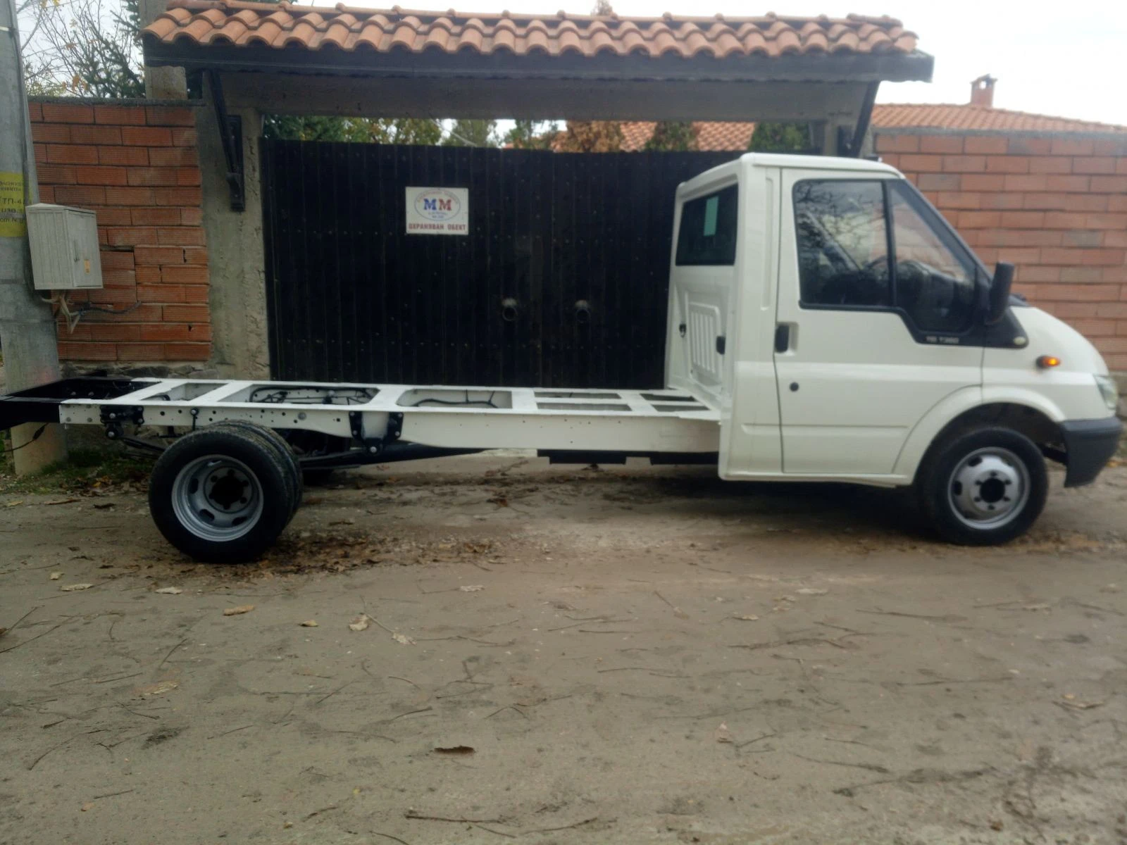 Ford Transit 2400 D 115 - изображение 2