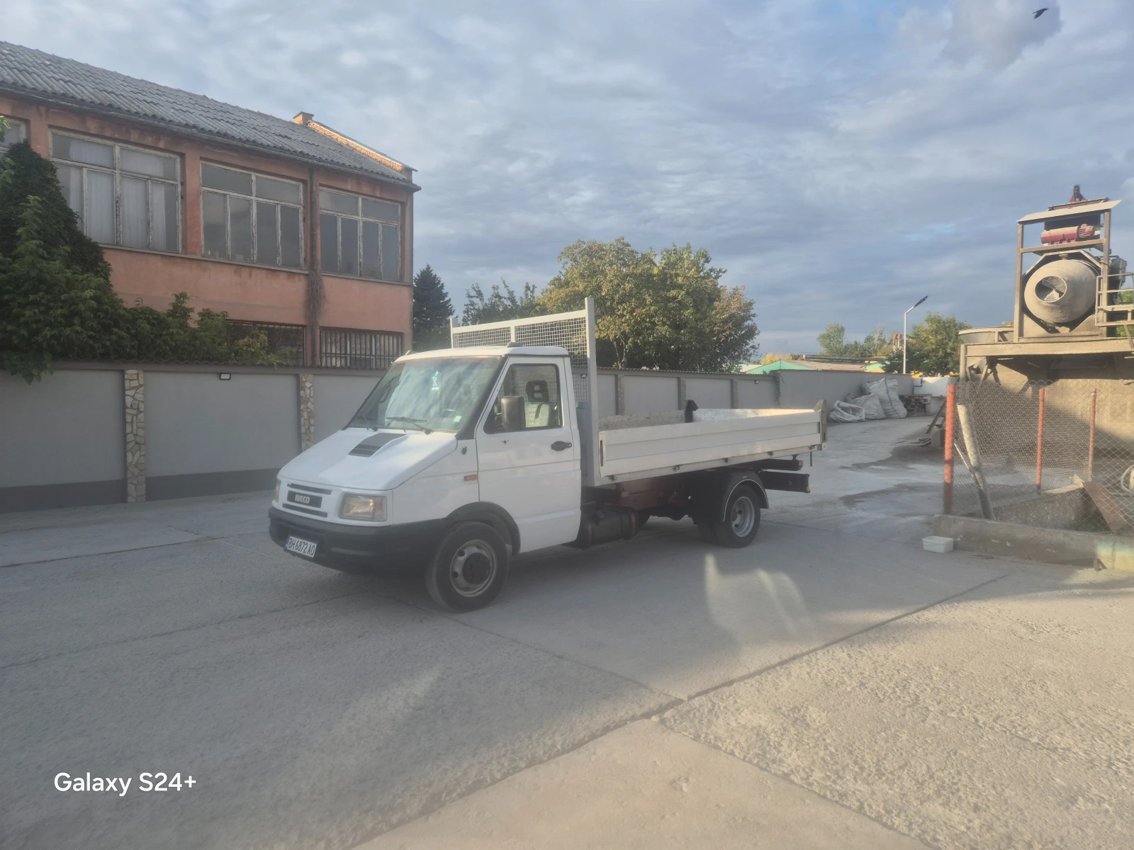 Iveco 3512 Самосвал, снимка 2 - Бусове и автобуси - 56242582