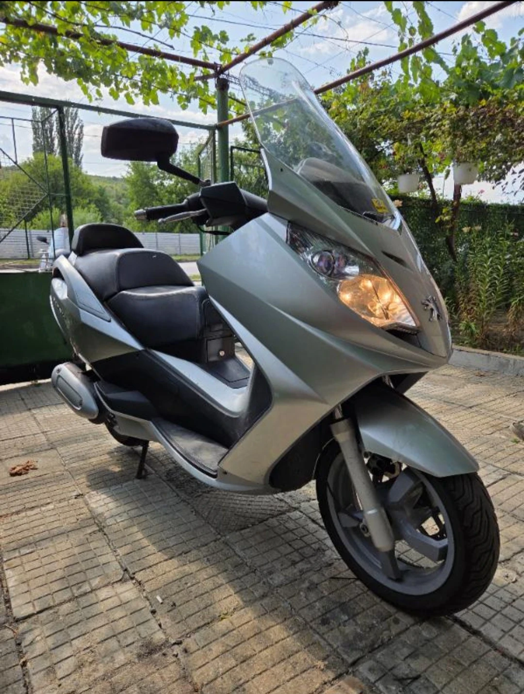 Peugeot Satelis 250