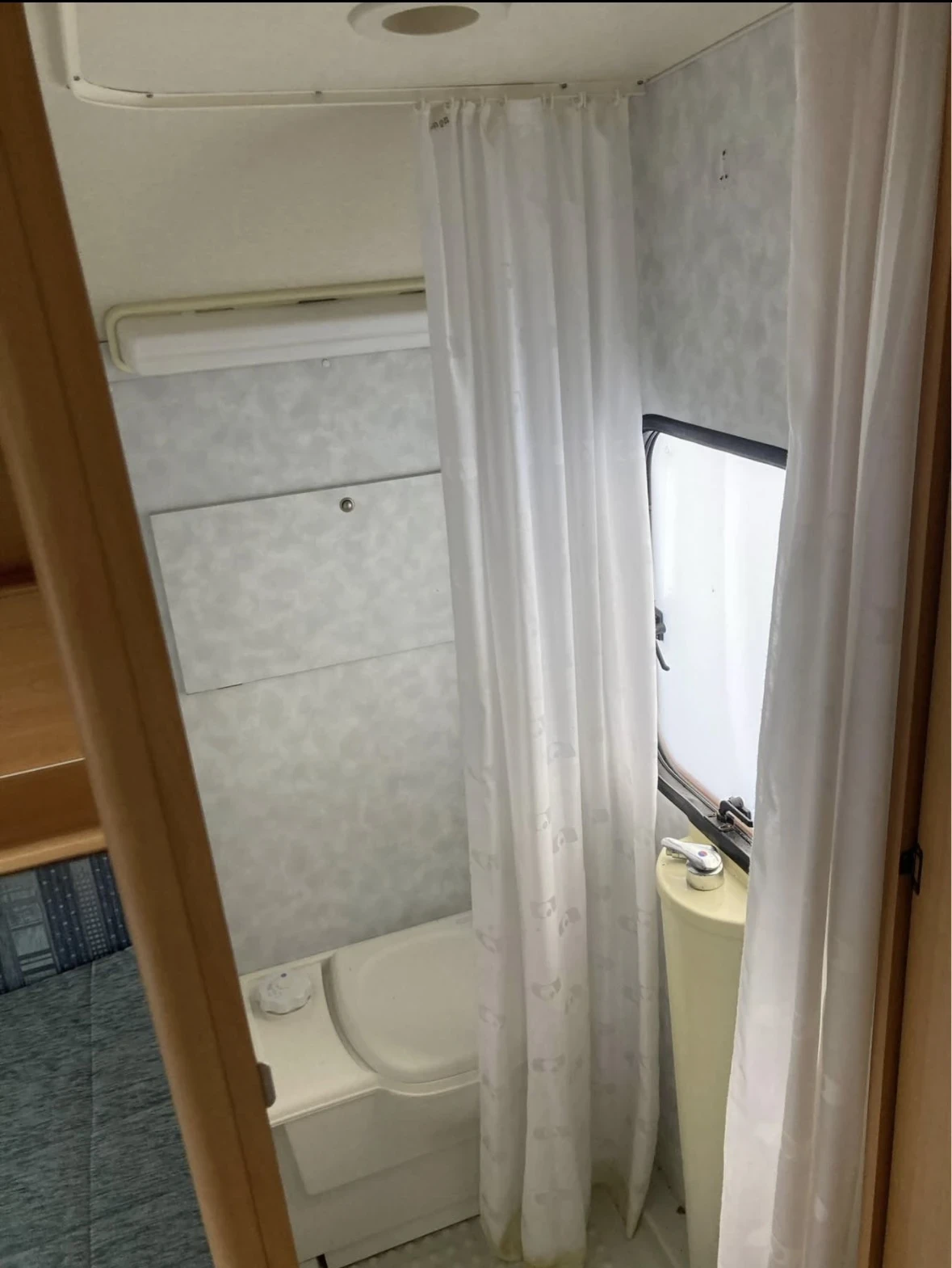 Каравана Adria 432 - изображение 7