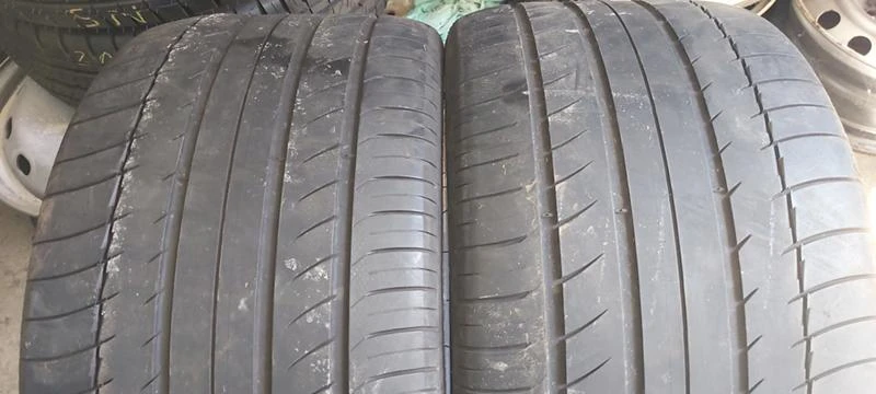 Гуми Летни 285/30R18, снимка 1 - Гуми и джанти - 33539753