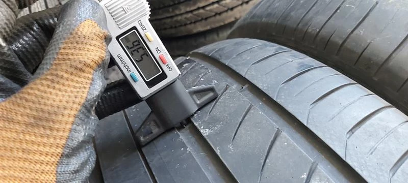 Гуми Летни 285/30R18, снимка 3 - Гуми и джанти - 33539753