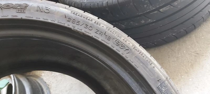 Гуми Летни 285/30R18, снимка 6 - Гуми и джанти - 33539753