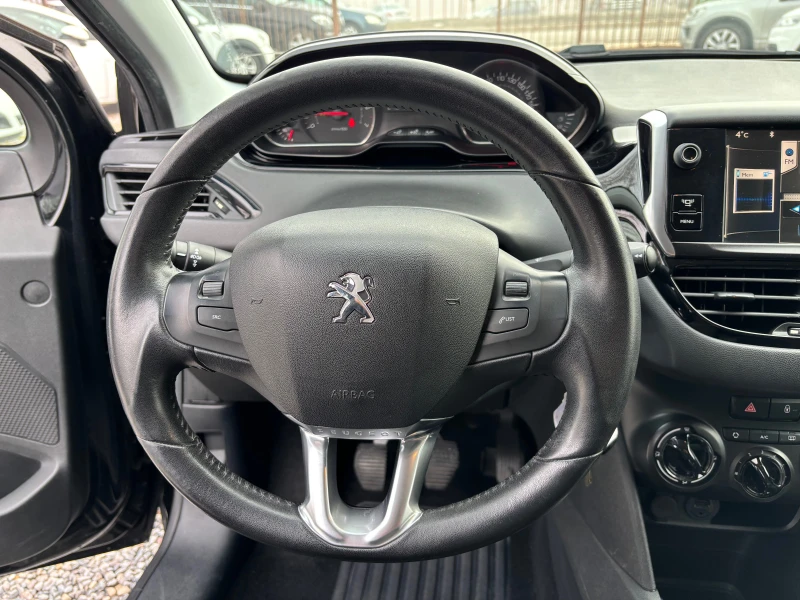 Peugeot 208 1.2i-82k.s, снимка 13 - Автомобили и джипове - 48464052