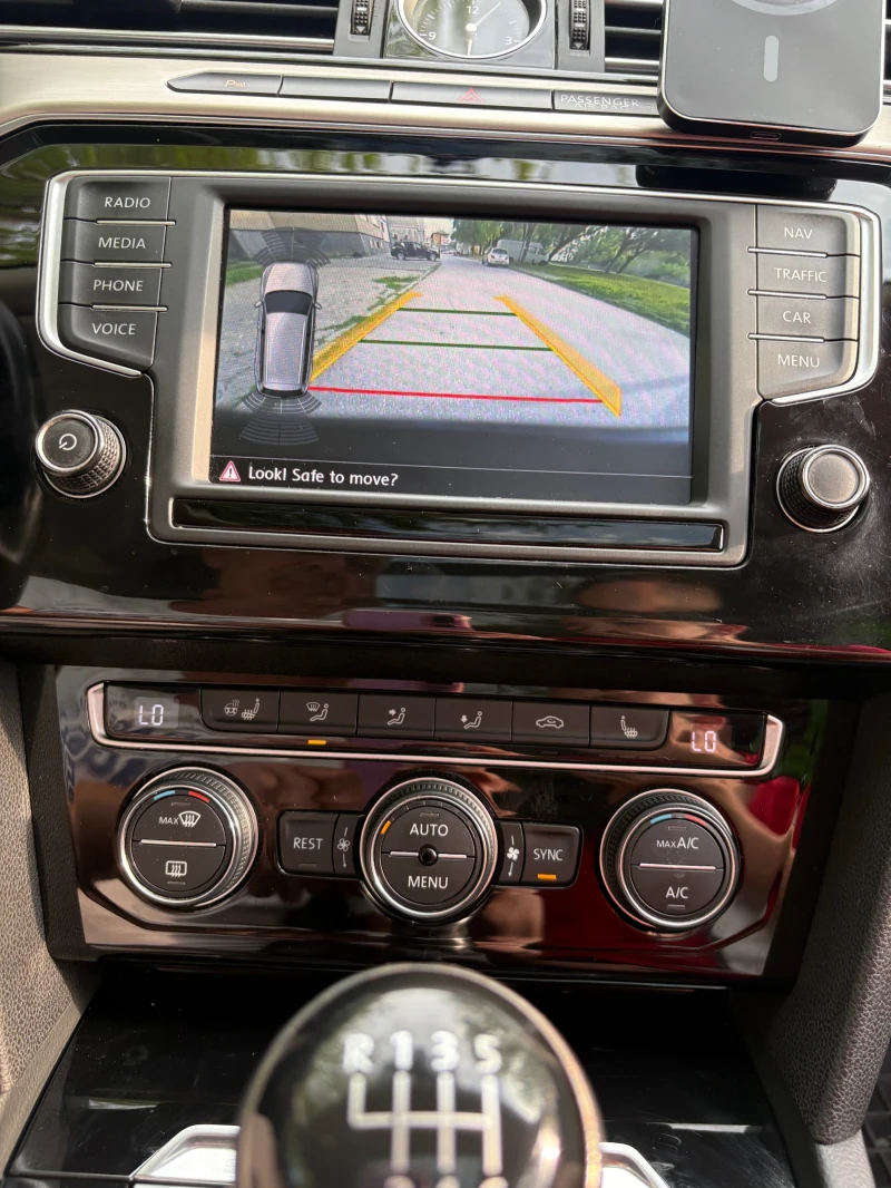 VW Passat VW Passat 2.0 Full Led, снимка 13 - Автомобили и джипове - 52622521