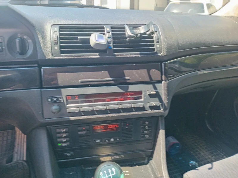 BMW 520 Бензин + ГАЗ, снимка 5 - Автомобили и джипове - 52447446