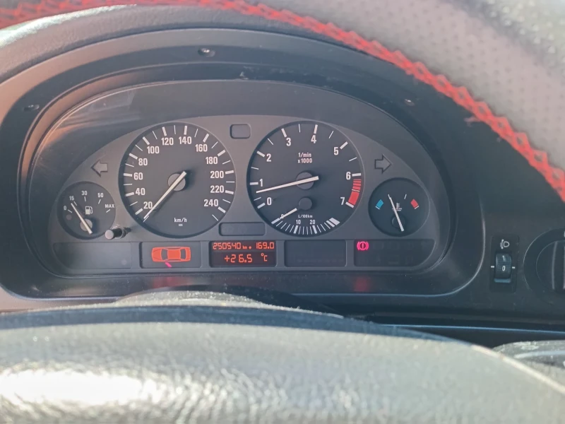 BMW 520 Бензин + ГАЗ, снимка 4 - Автомобили и джипове - 52447446