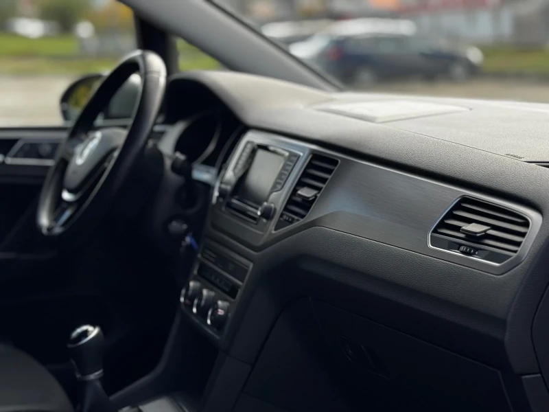 VW Sportsvan 1.6TDI/ИТАЛИЯ, снимка 14 - Автомобили и джипове - 52214115