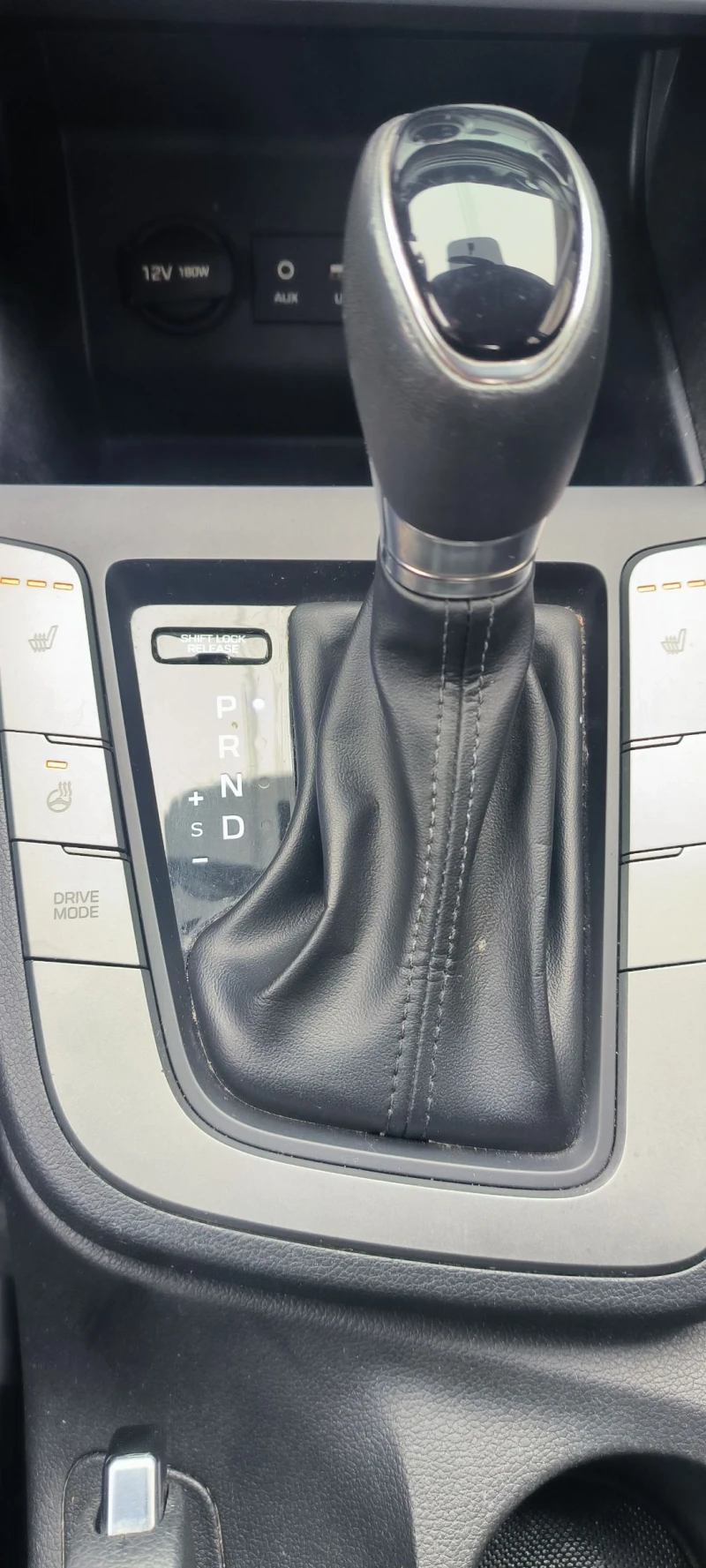 Hyundai Elantra 2.0/Led light, снимка 12 - Автомобили и джипове - 52539839