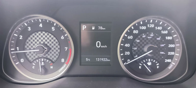 Hyundai Elantra 2.0/Led light, снимка 13 - Автомобили и джипове - 52539839