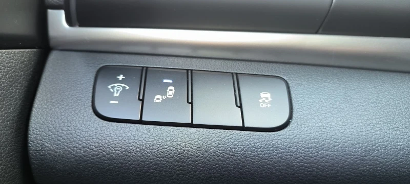 Hyundai Elantra 2.0/Led light, снимка 15 - Автомобили и джипове - 52539839