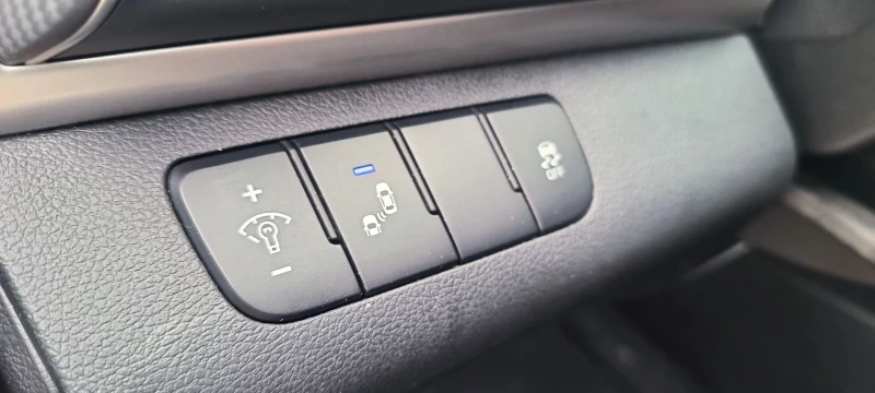 Hyundai Elantra 2.0/Led light, снимка 11 - Автомобили и джипове - 52539839