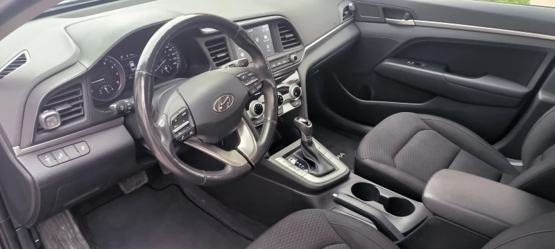 Hyundai Elantra 2.0/Led light, снимка 8 - Автомобили и джипове - 52539839