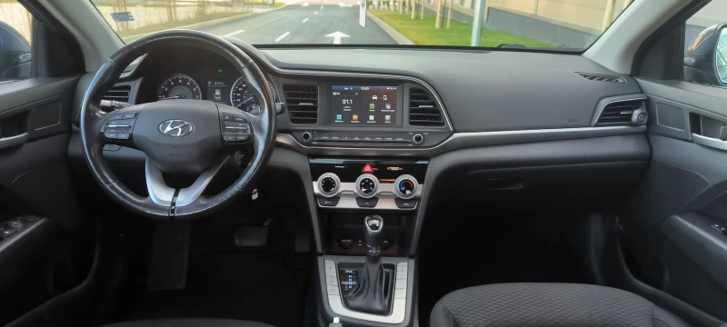 Hyundai Elantra 2.0/Led light, снимка 8 - Автомобили и джипове - 52539839