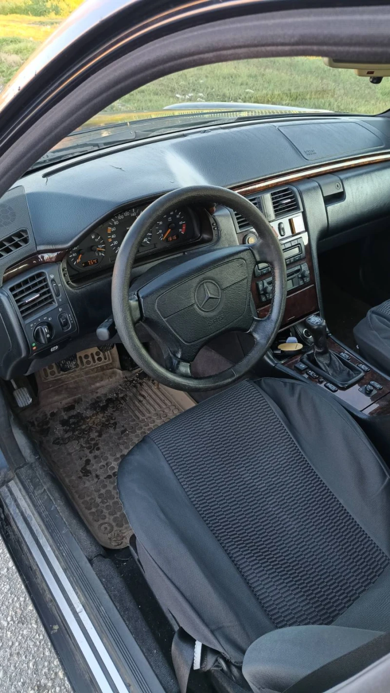 Mercedes-Benz E 200 W 210, снимка 5 - Автомобили и джипове - 53156036
