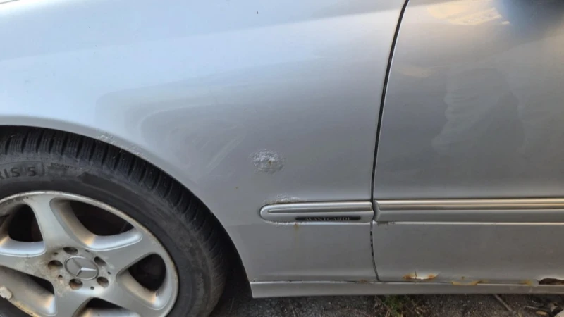 Mercedes-Benz C 240 Avangarde, снимка 5 - Автомобили и джипове - 53495152