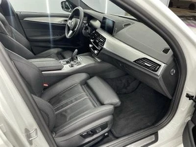 BMW 530 Touring Sport Line, снимка 6 - Автомобили и джипове - 49531427