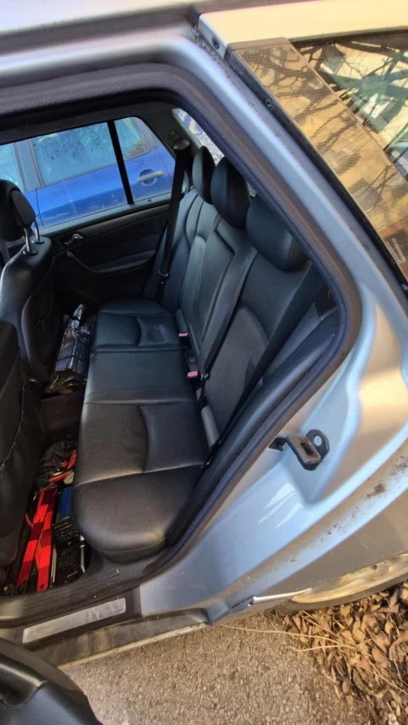 Mercedes-Benz C 240 Avangarde, снимка 12 - Автомобили и джипове - 53495152