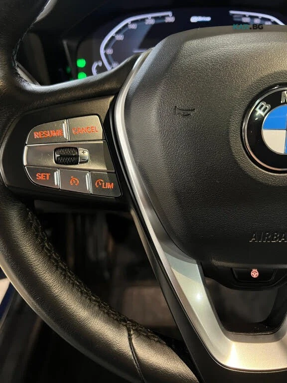 BMW 330 * xDrive * Plug-in * Автокредит (Цена до България), снимка 11 - Автомобили и джипове - 55101156