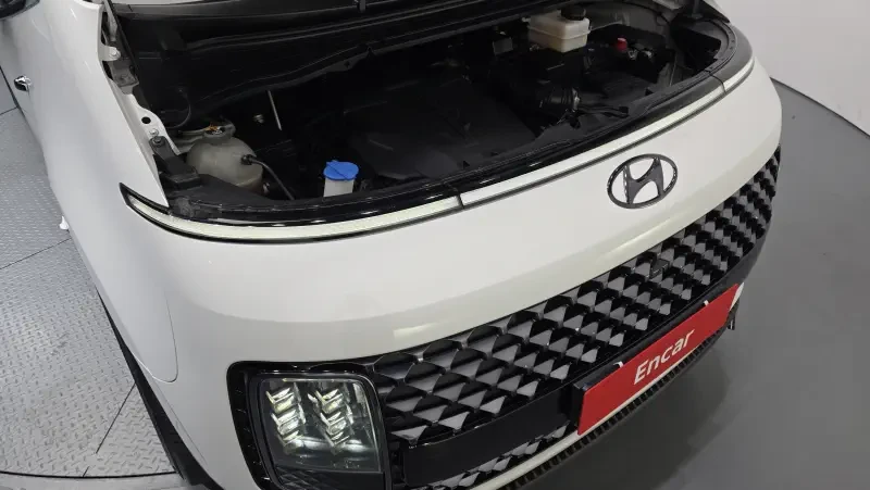 Hyundai Staria Обдухване Подгреви | 360 Камери | Дигитално табло, снимка 5 - Автомобили и джипове - 56086199