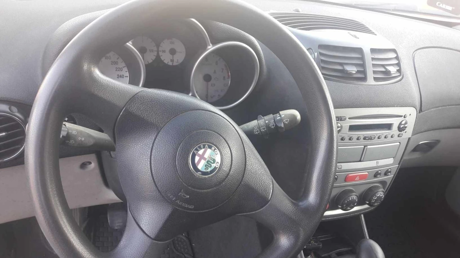 Alfa Romeo 147 1.6I - изображение 4