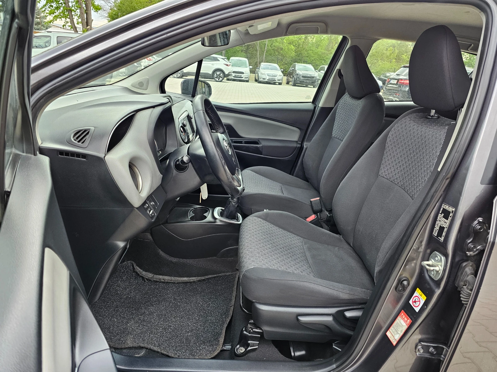 Toyota Yaris 1.0VVT-I, Евро 6, Нави, Камера, Face! - изображение 7
