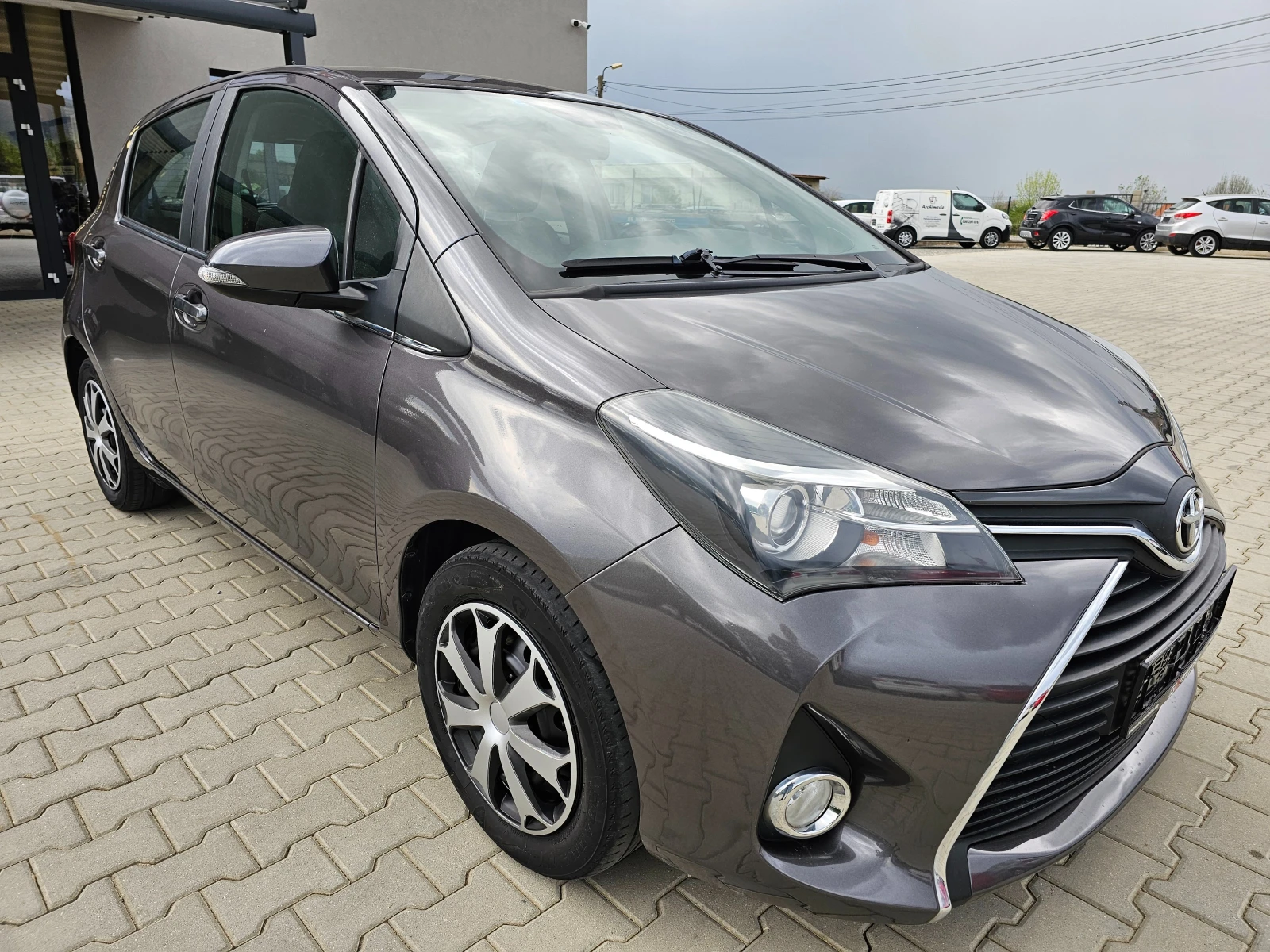 Toyota Yaris 1.0VVT-I, Евро 6, Нави, Камера, Face! - изображение 2
