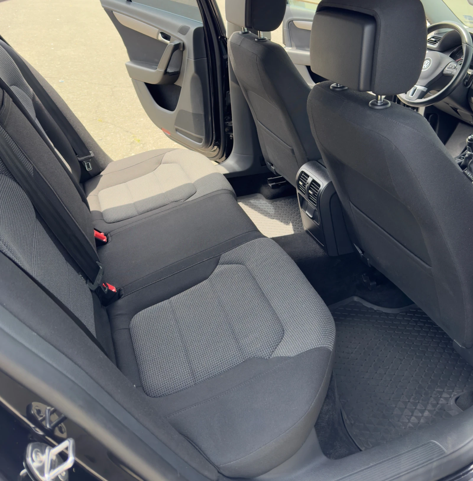 VW Passat B7 - изображение 10