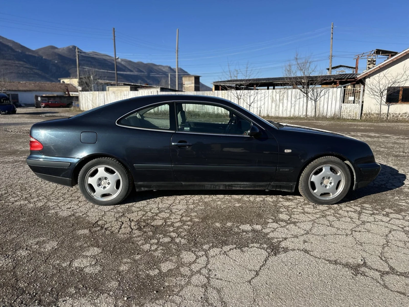 Mercedes-Benz CLK 320 - изображение 5