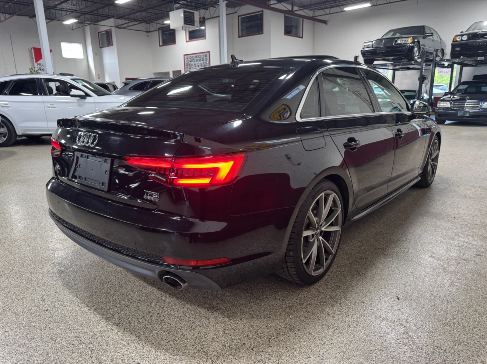 Audi A4 2.0 TFSI Quattro / Technik / 360 / BANG & Olufsen - изображение 4