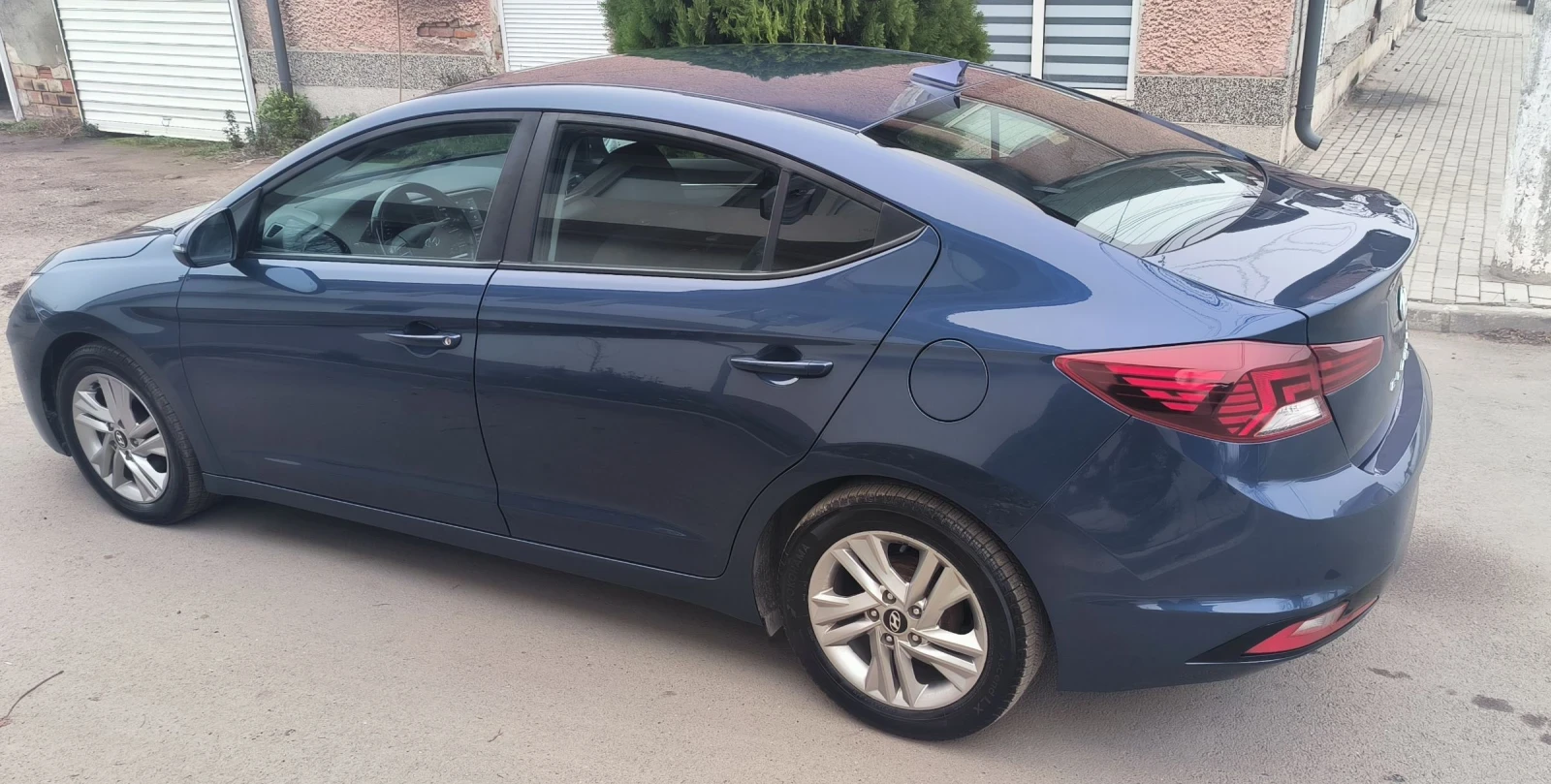 Hyundai Elantra 2.0/Led light - изображение 5