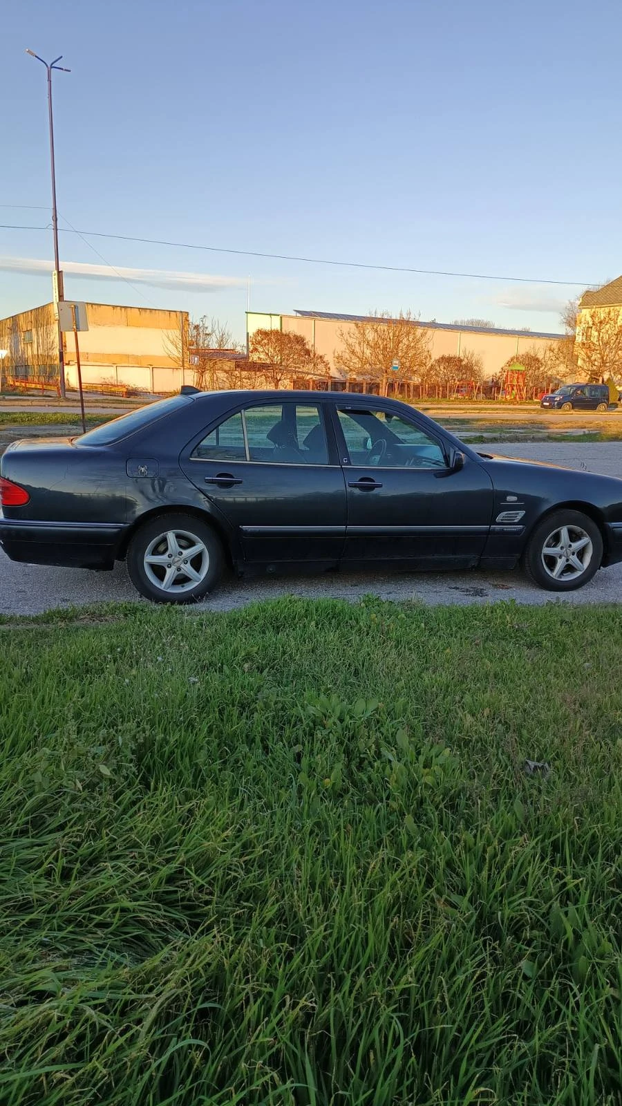 Mercedes-Benz E 200 W 210 - изображение 3