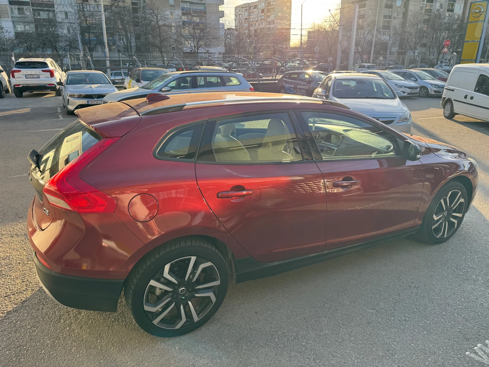 Volvo V40 Cross Country 2.0 diesel, снимка 7 - Автомобили и джипове - 53962310
