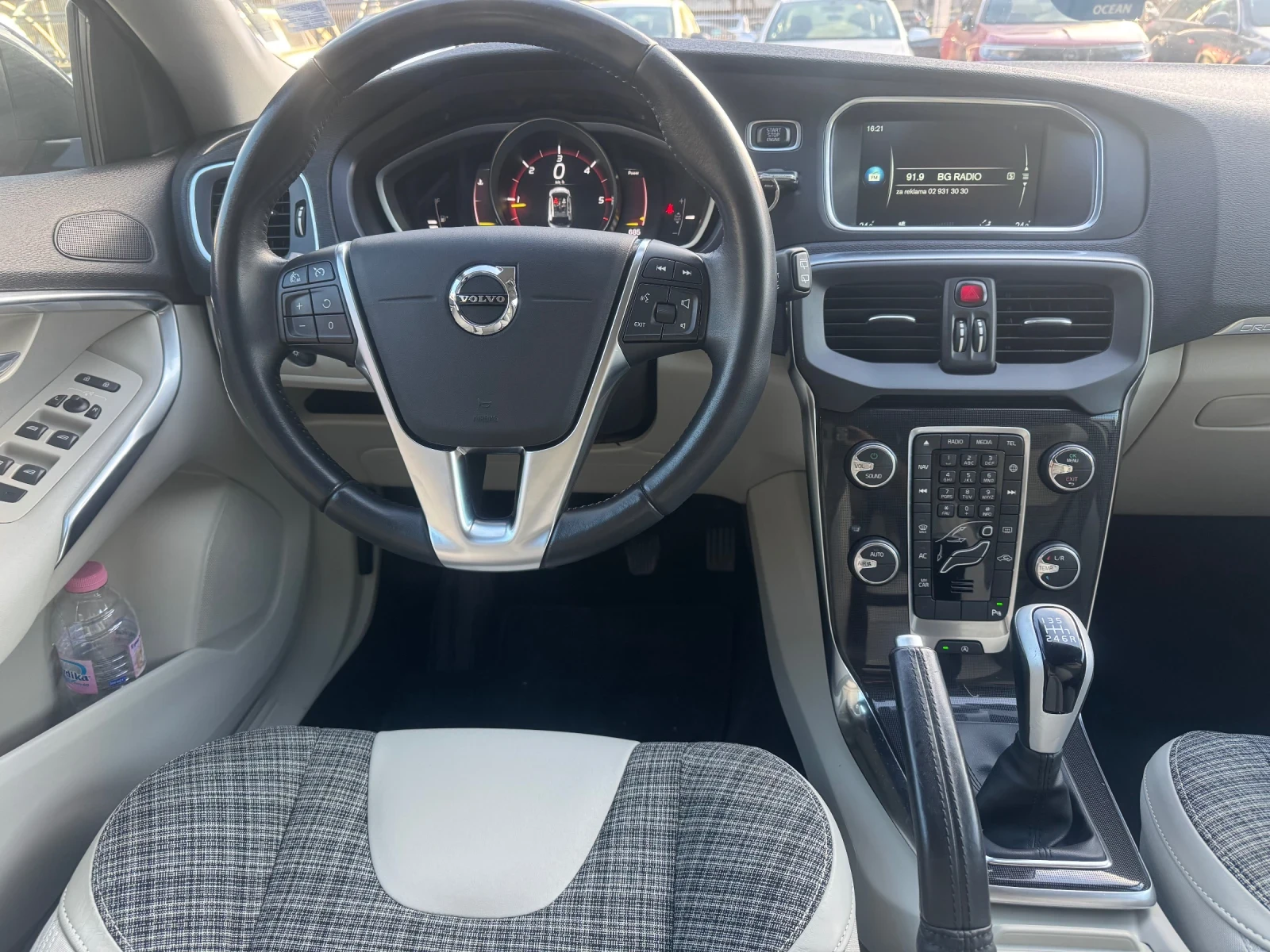 Volvo V40 Cross Country 2.0 diesel, снимка 13 - Автомобили и джипове - 53962310