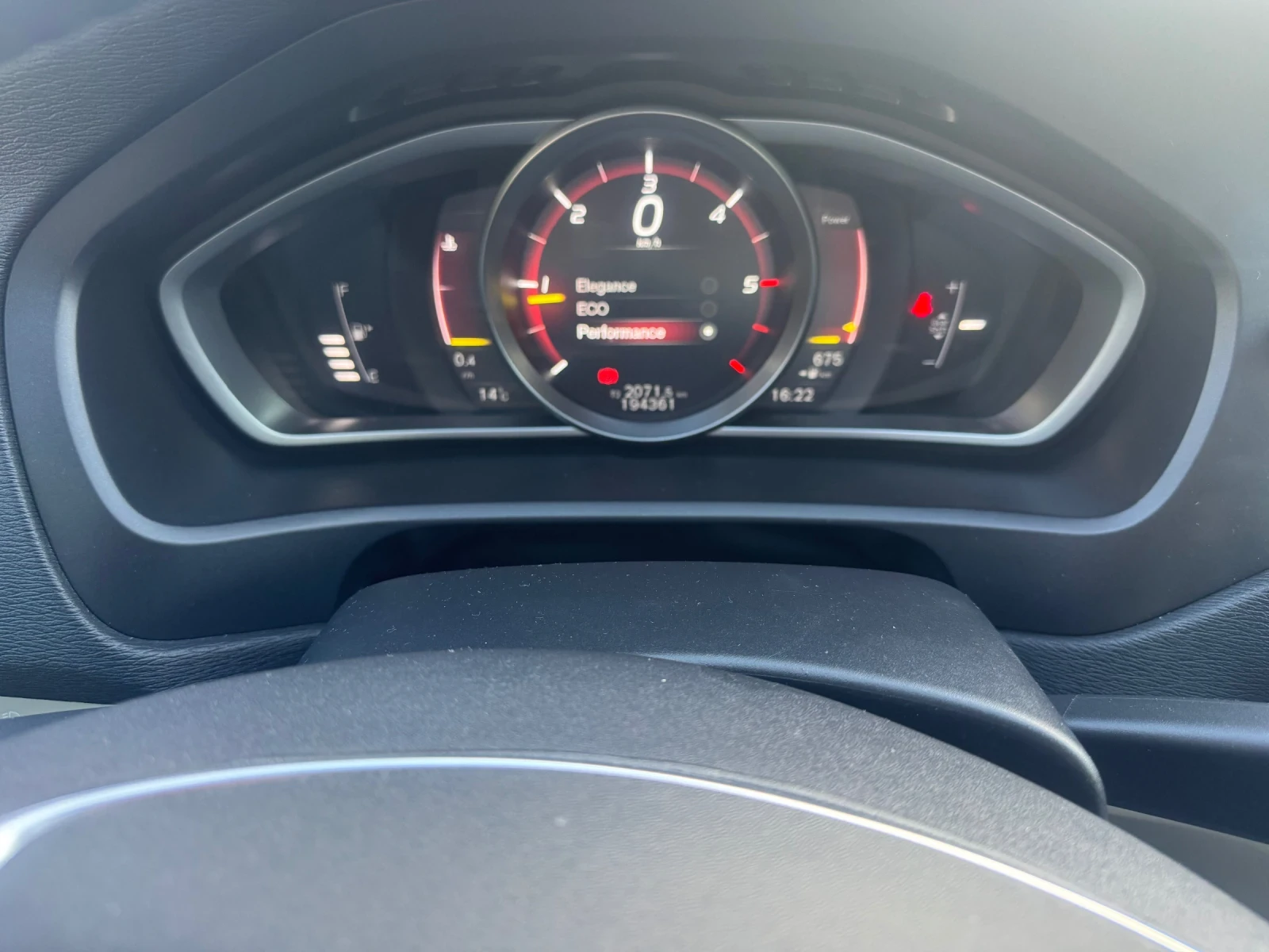 Volvo V40 Cross Country 2.0 diesel, снимка 16 - Автомобили и джипове - 53962310