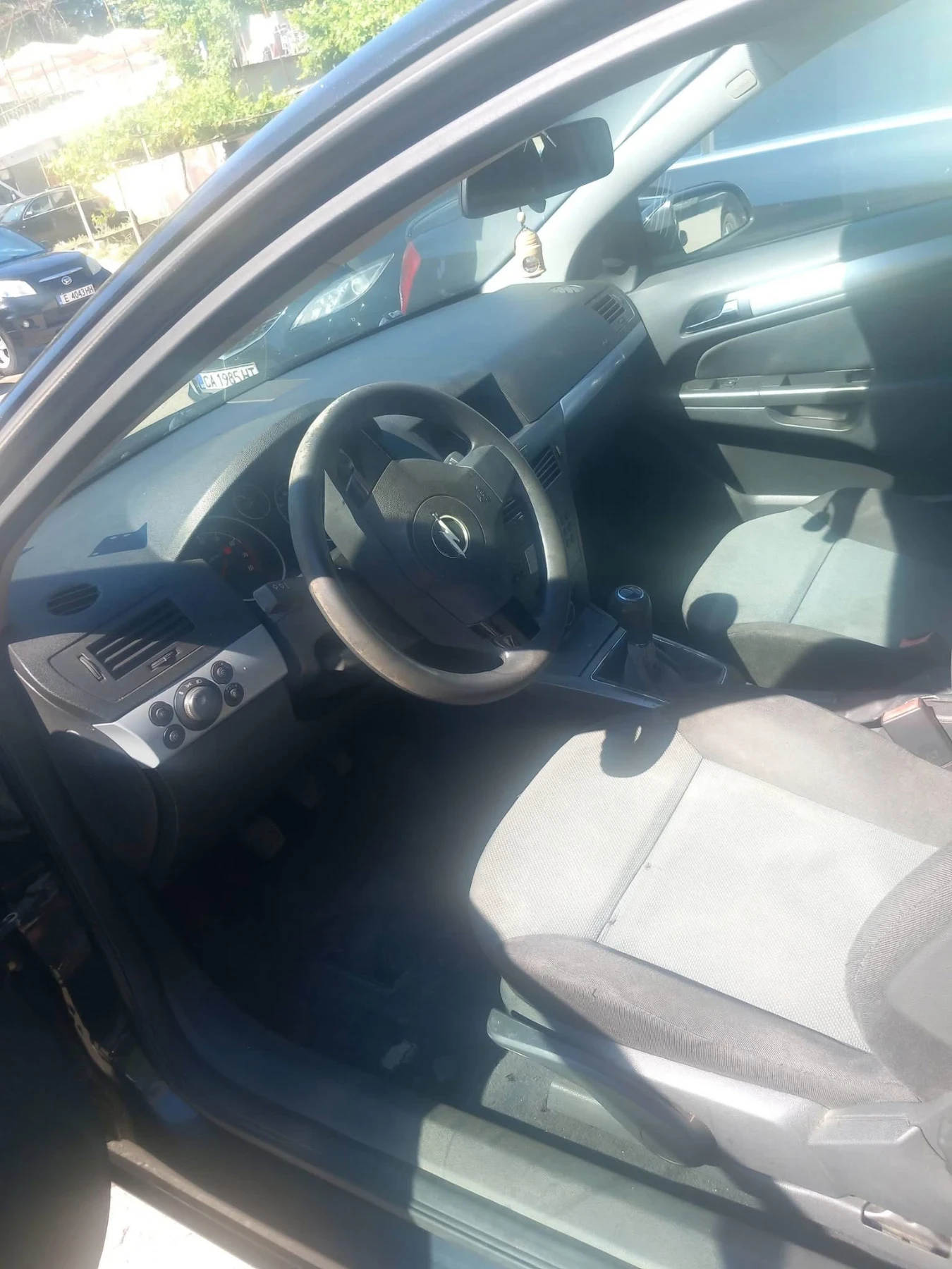 Opel Astra GTC H, снимка 3 - Автомобили и джипове - 54960112