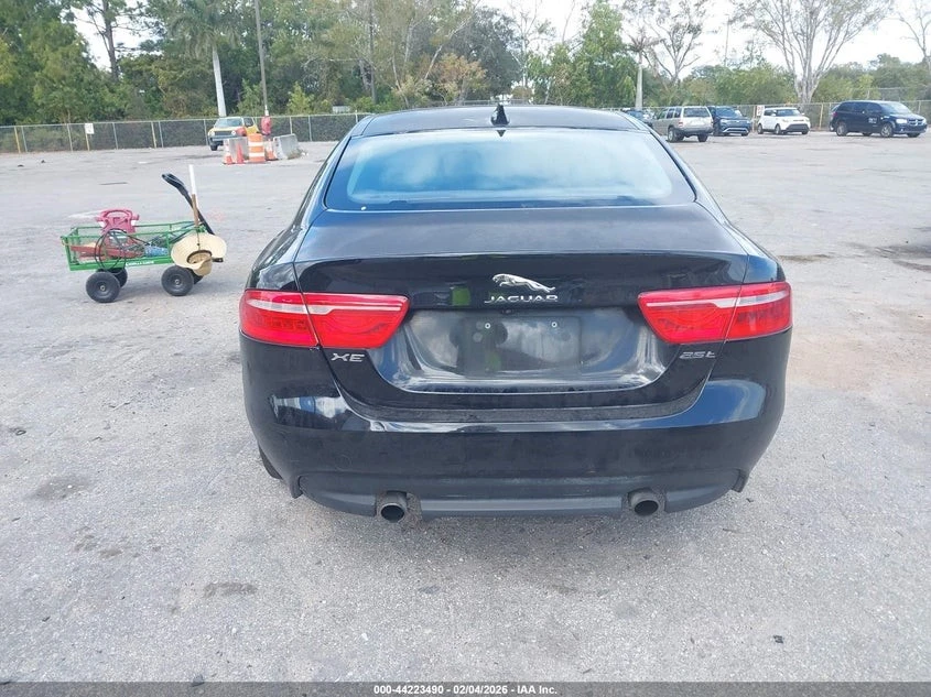 Jaguar XE ПОДГРЕВ* КАМЕРА* KEYLESS, снимка 6 - Автомобили и джипове - 55027944