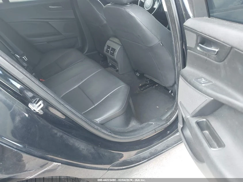 Jaguar XE ПОДГРЕВ* КАМЕРА* KEYLESS, снимка 11 - Автомобили и джипове - 55027944