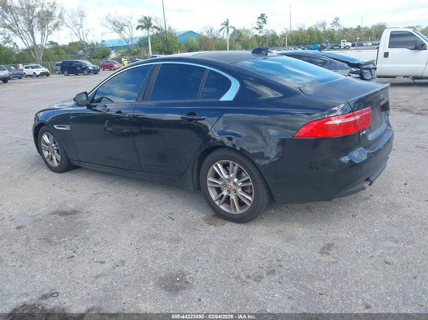 Jaguar XE ПОДГРЕВ* КАМЕРА* KEYLESS, снимка 5 - Автомобили и джипове - 55027944