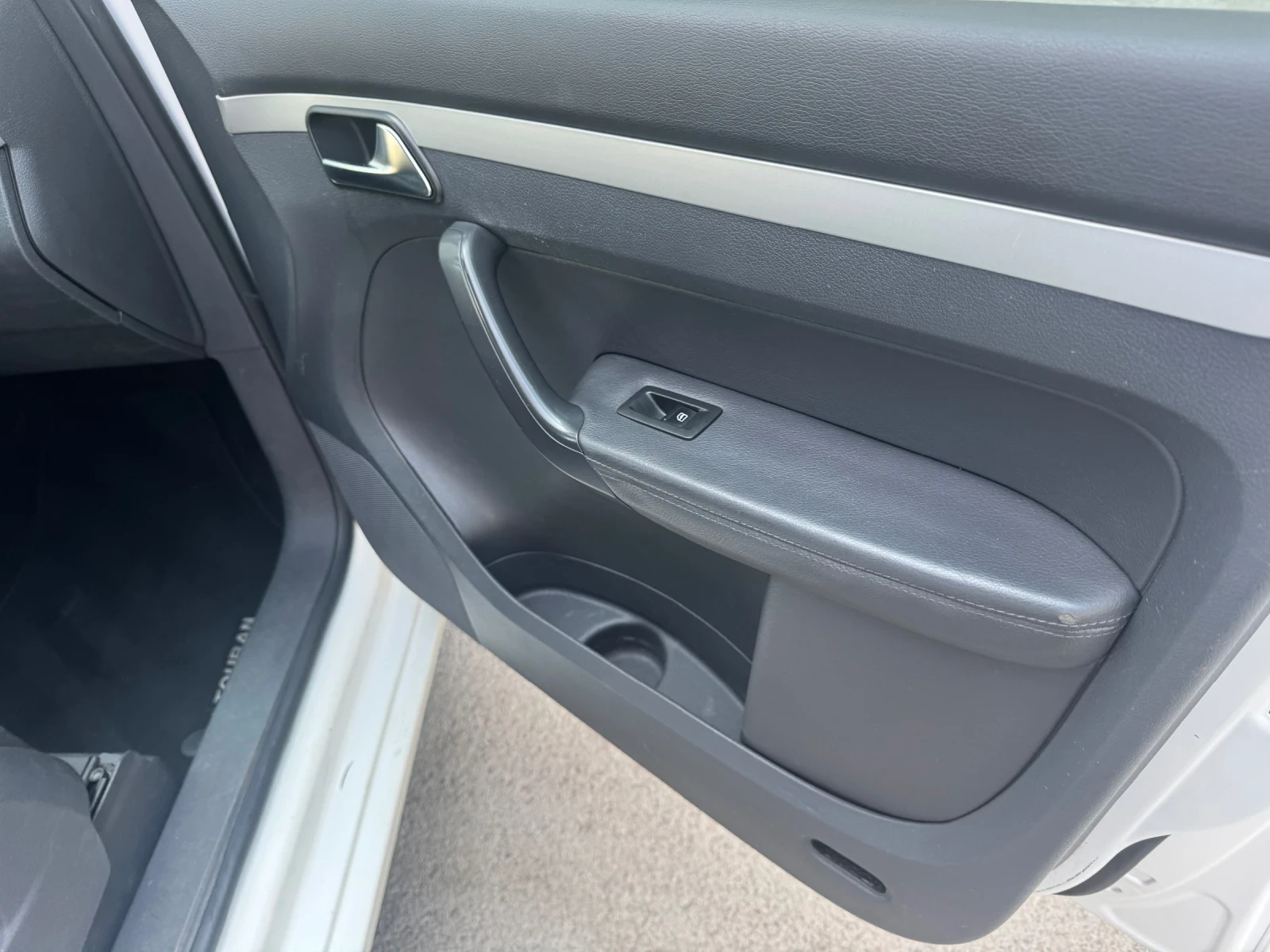 VW Touran 1600-105 tdi dsg 7 m���� ���� | Mobile.bg � ����������� 14