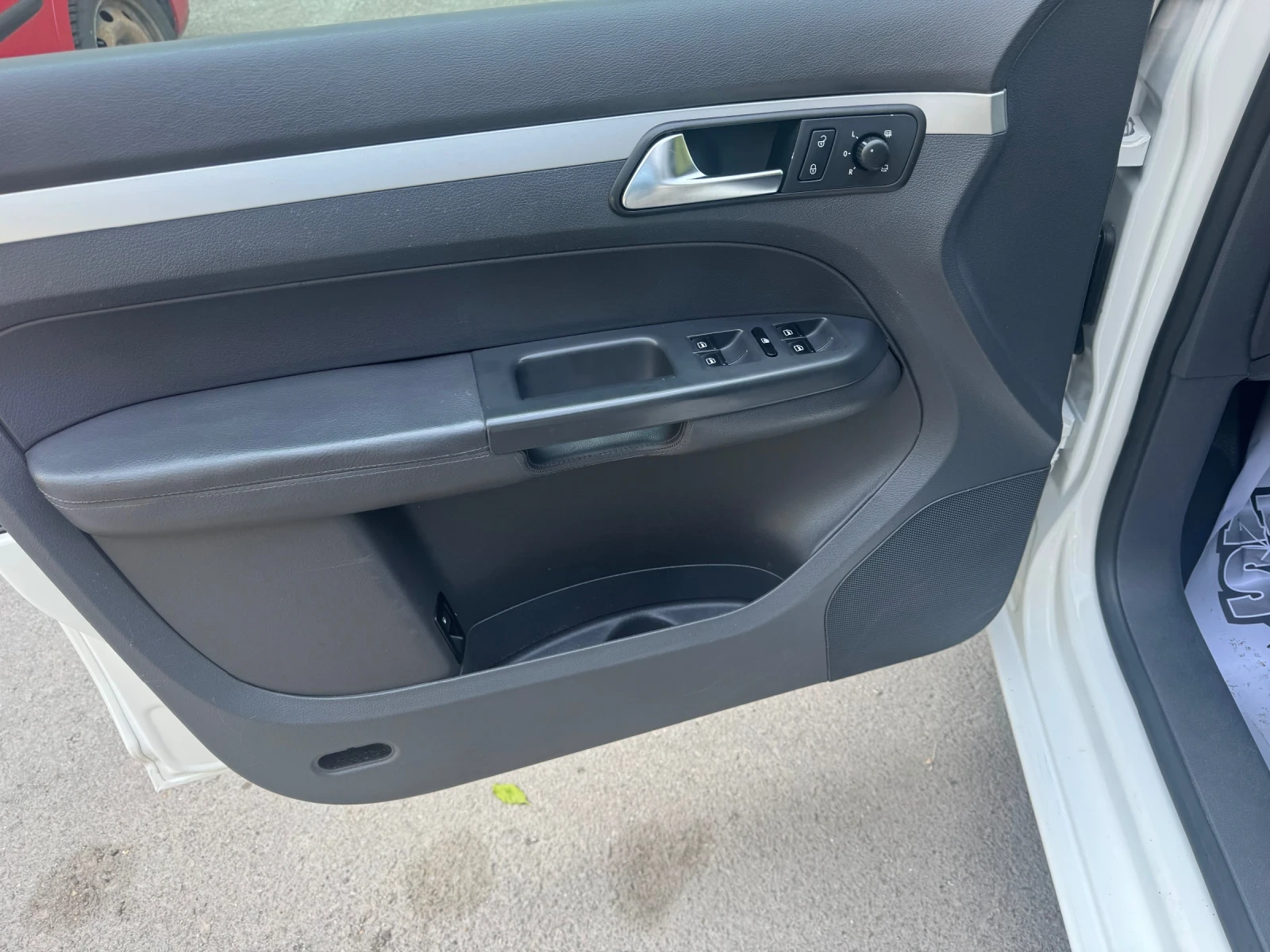 VW Touran 1600-105 tdi dsg 7 m���� ���� | Mobile.bg � ����������� 16