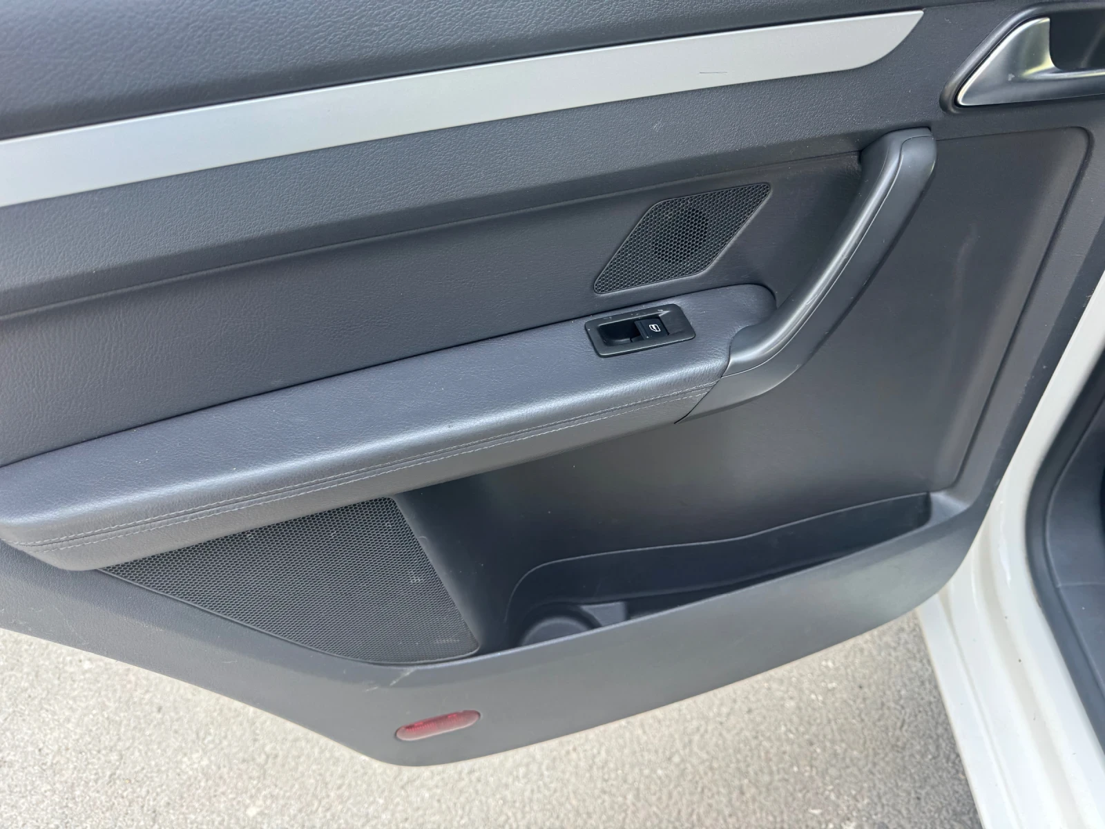 VW Touran 1600-105 tdi dsg 7 m���� ���� | Mobile.bg � ����������� 7
