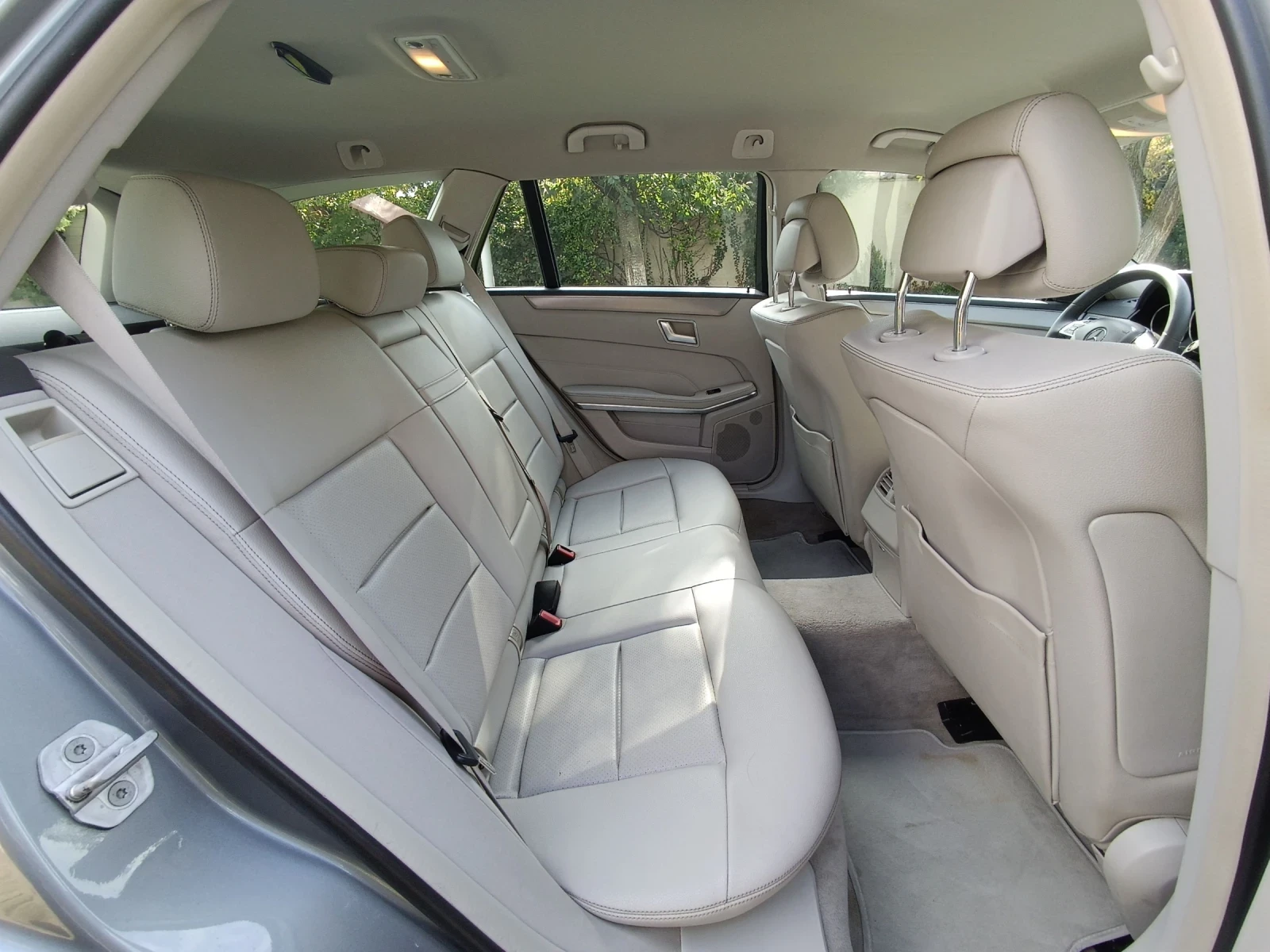 Mercedes-Benz E 220, снимка 9 - Автомобили и джипове - 56595018