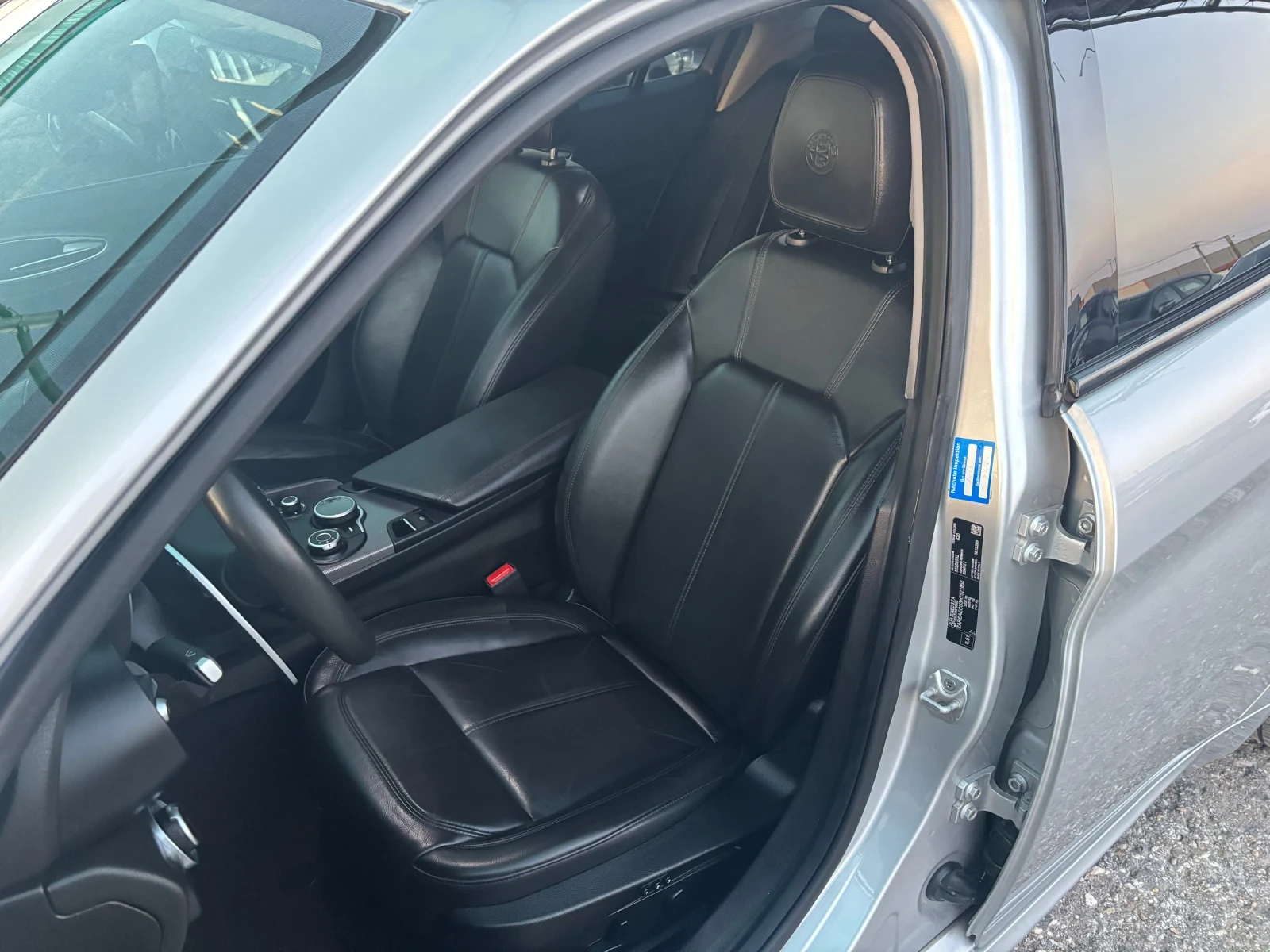 Alfa Romeo Giulia 2.2 D * FULL* , снимка 8 - Автомобили и джипове - 56644565