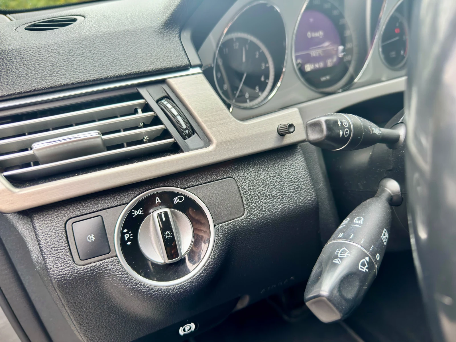 Mercedes-Benz E 220 2.2 170, снимка 9 - Автомобили и джипове - 56747038