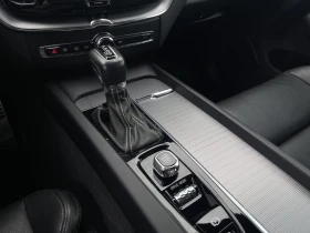 Volvo XC60 T6* R* DESIGN* ДИСТРОНИК* ХЕДЪП* LANE* ASSIST* ПАН, снимка 13