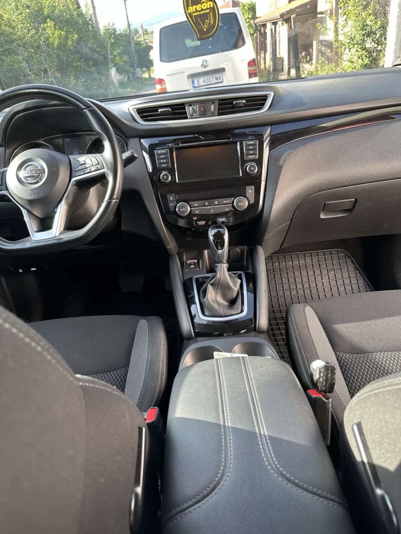 Nissan Qashqai, снимка 8 - Автомобили и джипове - 47055567